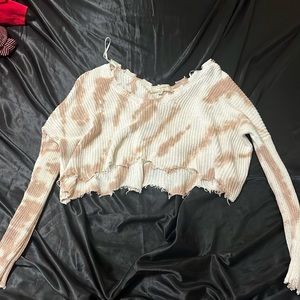 Cute sweater for fall.